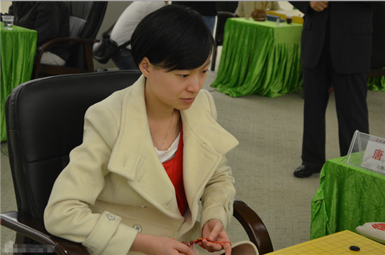 高清-<em>女子</em>围甲榜首战 芮乃伟闭目养神唐奕<em>把玩</em>