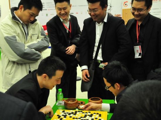 陈耀烨等国手参与古力时越复盘