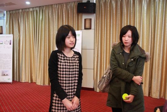 藤泽里菜和队友谢依旻