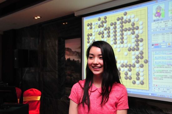 黑嘉嘉赛后接受采访