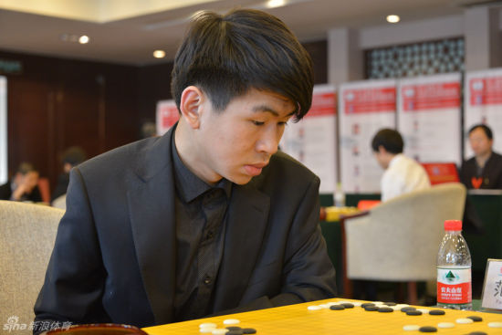 应氏杯冠军范廷钰(新浪体育资料图) 应氏杯冠军范廷钰(新浪体育资料图)