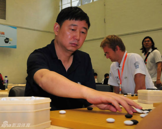 国家围棋队总教练俞斌(新浪体育资料图) 国家围棋队总教练俞斌(新浪体育资料图)