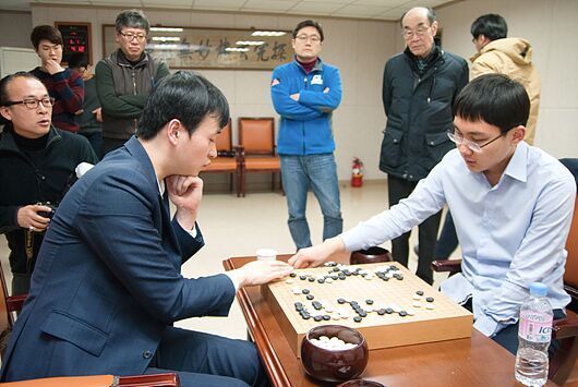 朴廷桓(右)3-1击败赵汉乘 夺取韩国国手战冠军