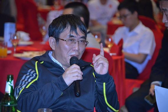 聂卫平侃侃而谈